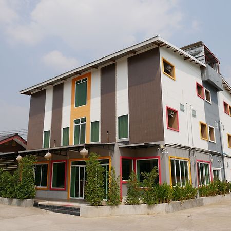 Pk Hotel Buriram Bagian luar foto
