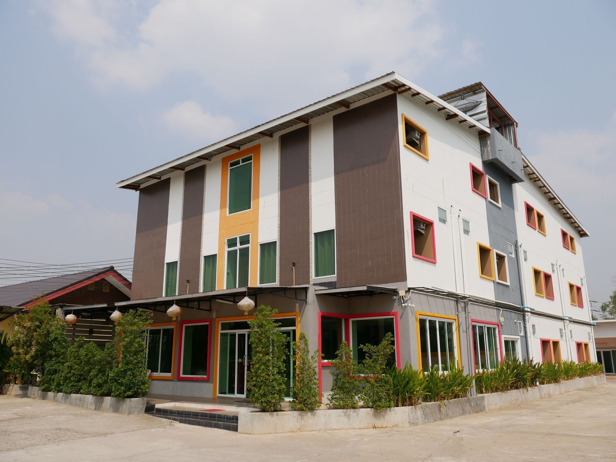 Pk Hotel Buriram Bagian luar foto